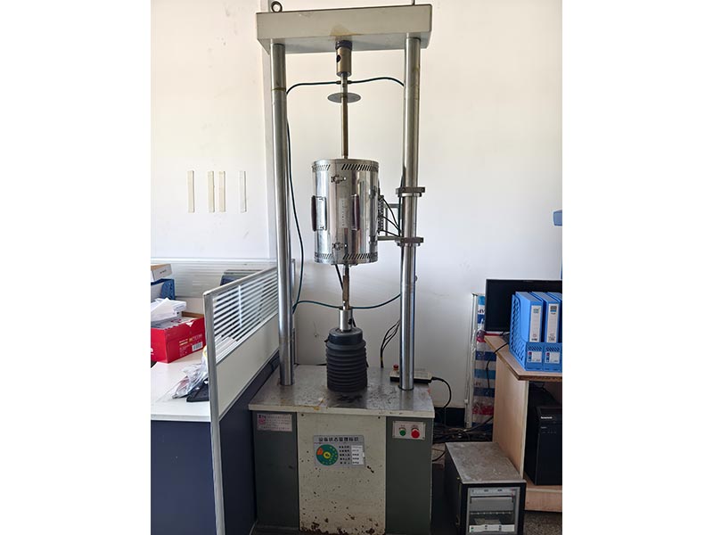 Creeping tensile testing machine